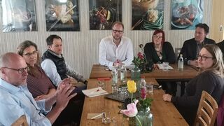 Die Eltern machten ihren Herzen Luft beim Runden Tisch der Starnberger Grünen im Restaurant Bambus (Foto: Unser Würmtal)