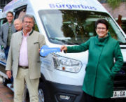 Gemeinde Gauting nimmt neuen Bürgerbus in Empfang