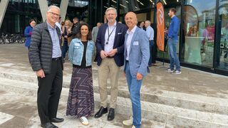 von links: Carsten Schmitz (Vorsitzender vom Unternehmerverband Gräfelfing), Nicole Stadler (Aventin Real Estate GmbH), Dr. Thomas Meins (Geschäftsführer Crelux GmbH) und (Aventin Real Estate GmbH) Foto: Unser Würmtal