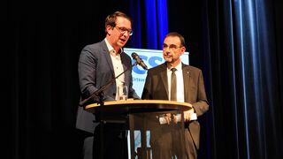 Gemeinderat und stellvertretender Fraktionsvorsitzender der CSU Gauting Maximilian Platzer bedankt sich bei Klaus Holetschek für den Besuch (Foto: Unser Würmtal)