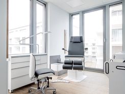 Moderne, barrierefreie Behandlungsräume
