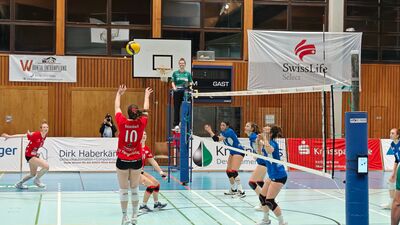 Lisi Kettenbach stellt für Julia Ziegler
