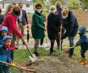Spatenstich für Gautinger Waldorfkindergarten