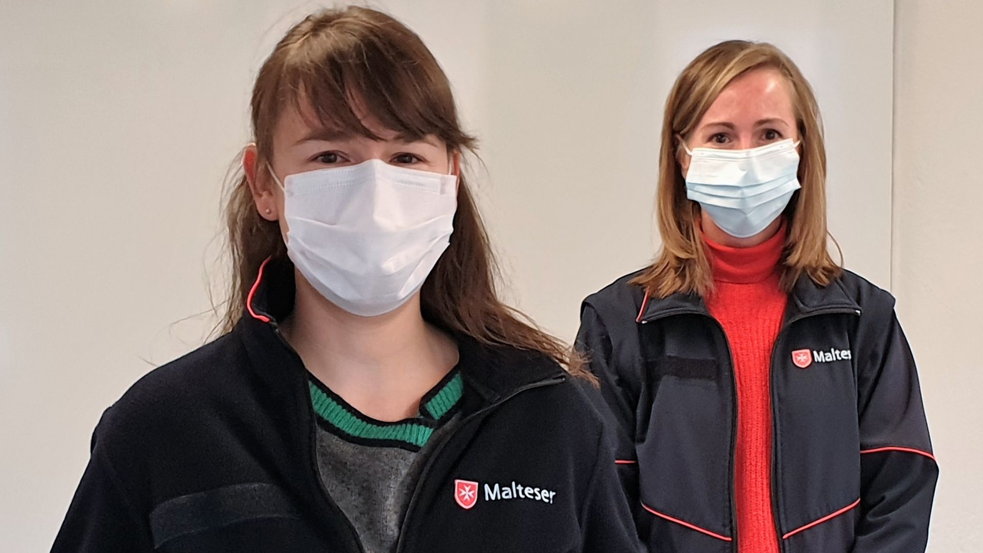Barbara Müller (vorne) leitet das neue Projekt Miteinander füreinander in Zusammenarbeit mit Elisabeth Mauro, Leiterin Fachstelle für pflegende Angehörige und Soziales Ehrenamt in München.
