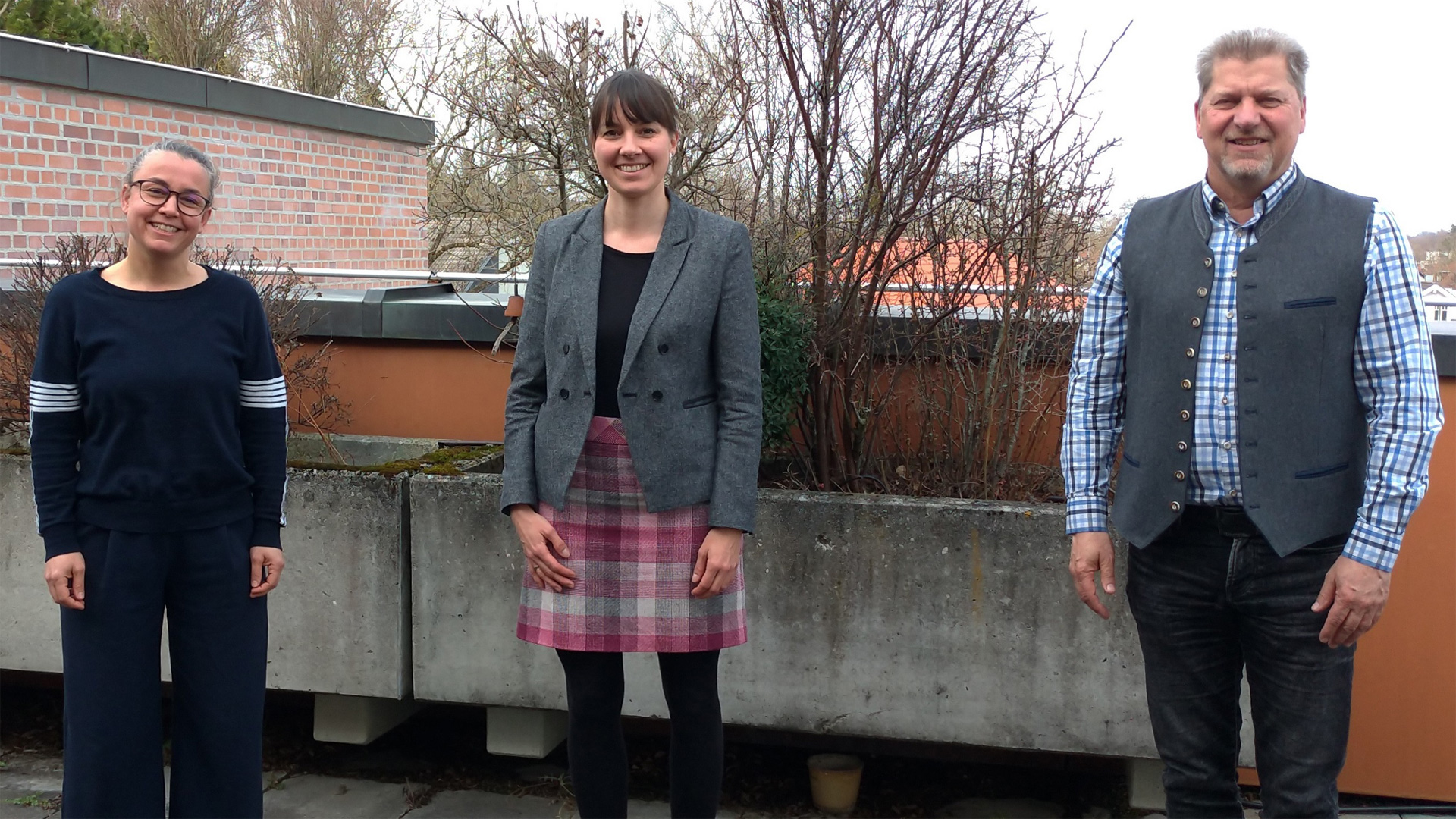 Die neue Regionalmanagerin Verena Trautmann zwischen der scheidenden Assistenzkraft Andrea Flotzinger (l.) und dem ersten Vorsitzenden des RMMSW, Harald Zipfel.