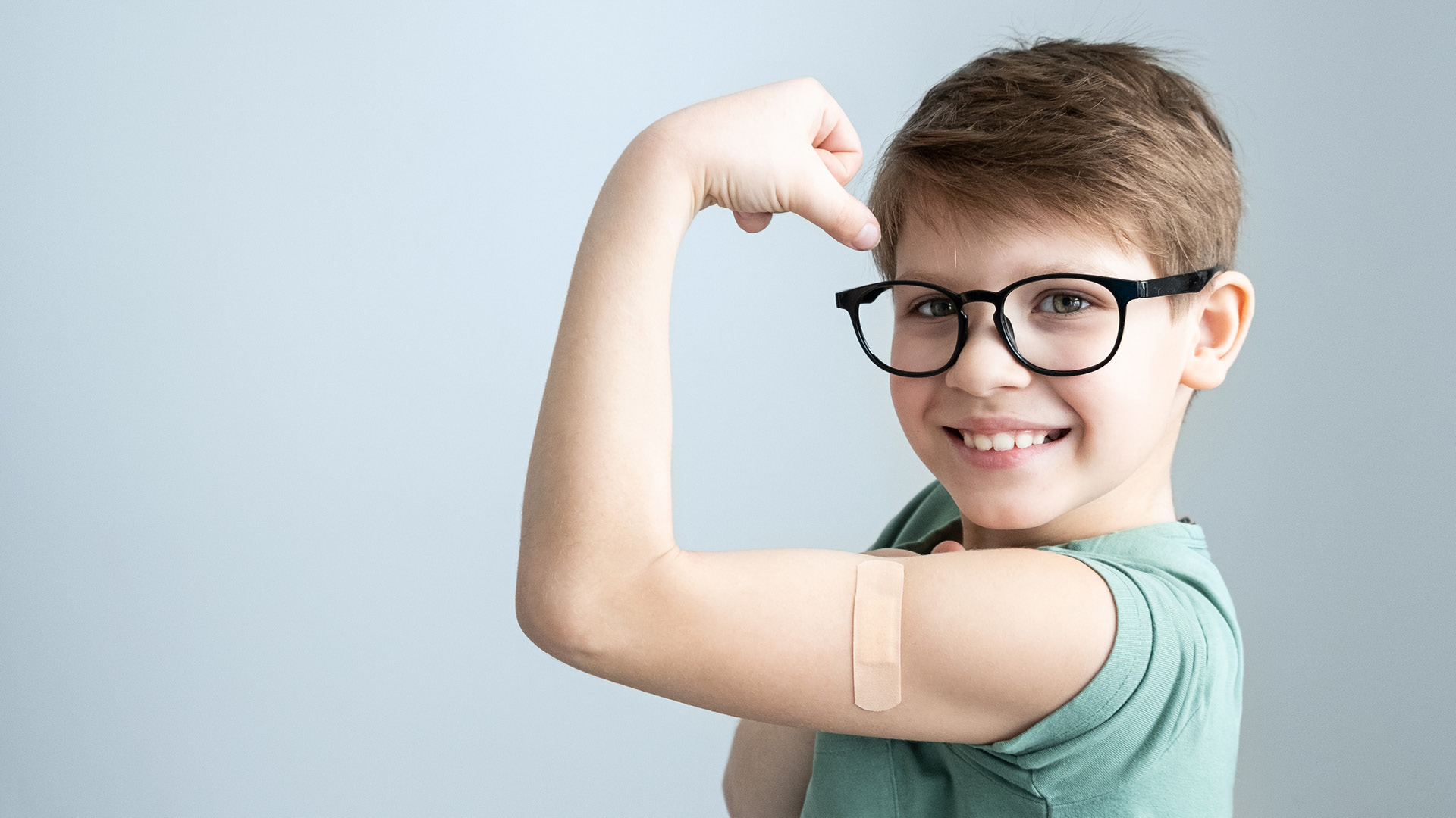 Dank einer besonderen ärztliche Aufklärung vor der Imfung von Kinder und Jugendliche, können sowohl der Impfling als auch die Sorgeberechtigten die Vorteile der Impfung, aber auch deren Risiken, individuell abwägen. (Foto: Irina / stock.adobe.com)