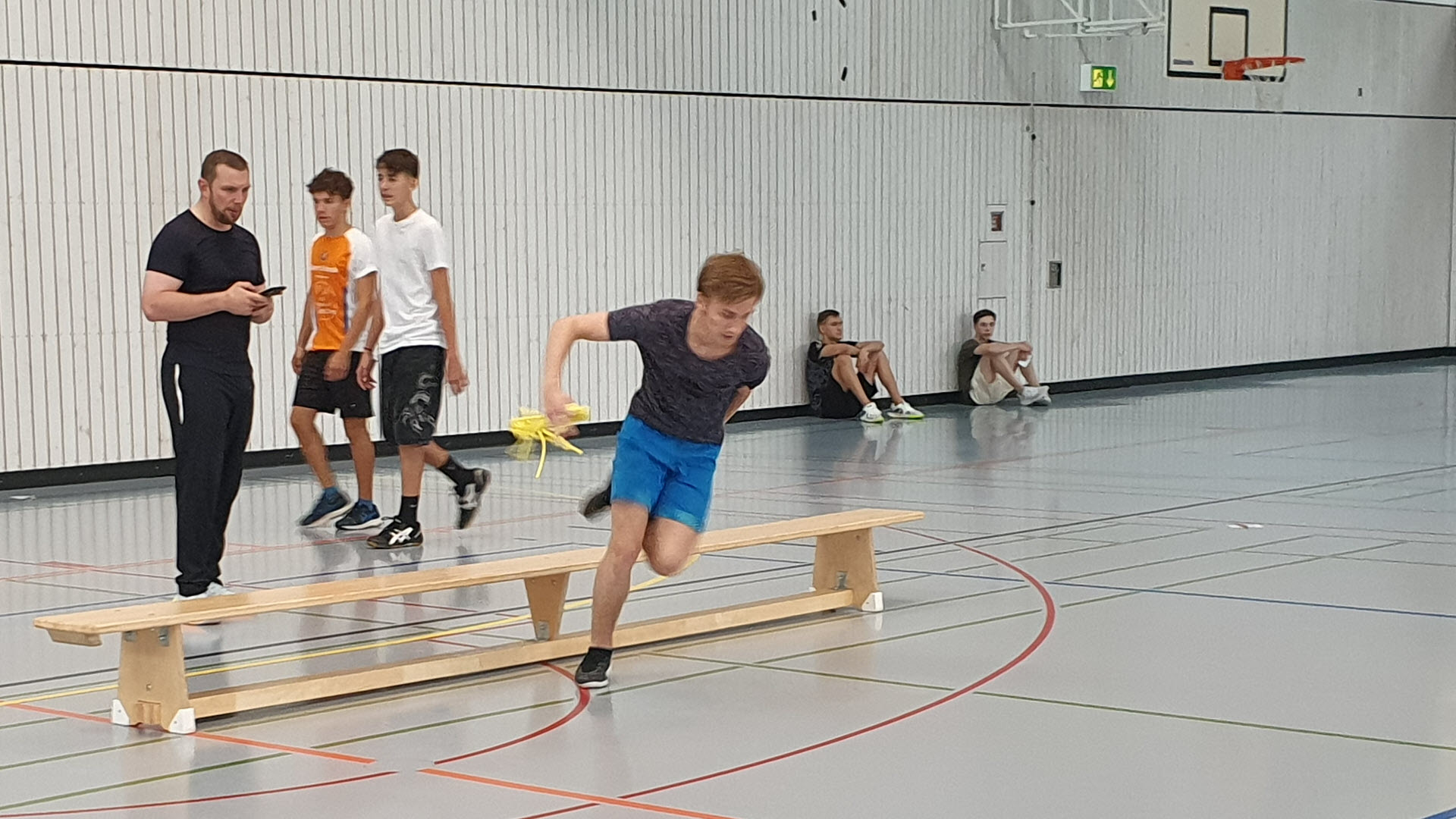 Schüler beim Pendellauf