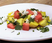 Zum Artikel: Kartoffelsalat mit Wassermelone, Feta und Minze