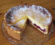 Puddingkuchen mit Kirschen